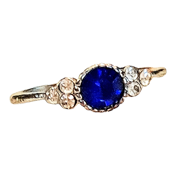 Beautiful ring with blue center stone and 3 CZ on each side. Size 5 - Picture 3 of 3